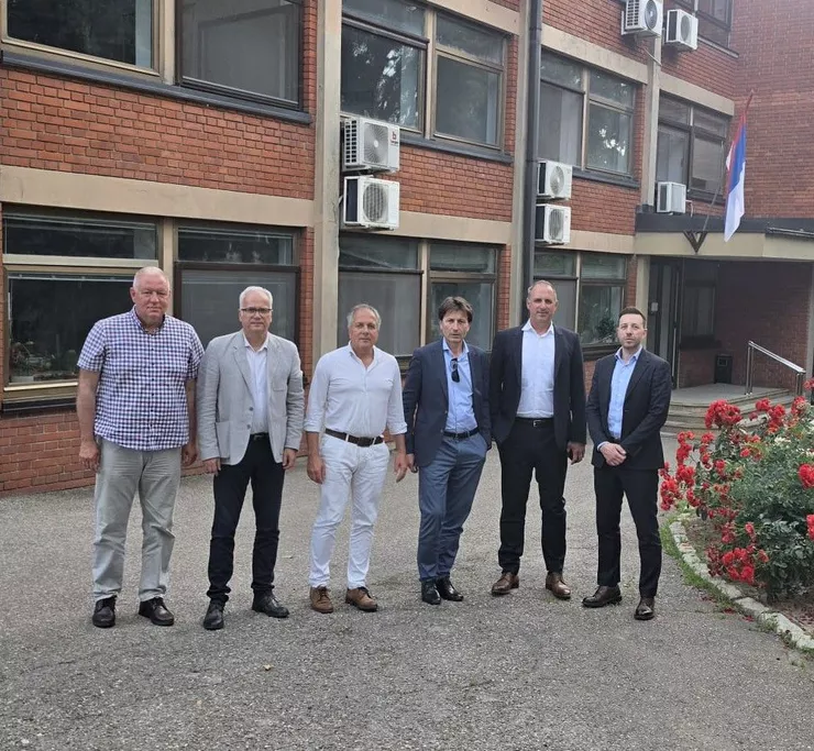 Vertreter von Gruner und dem Jaroslav Černi Water Institute beim offiziellen Projektauftakt f&uuml;r die Planungsentwicklung der Metrolinie 1 in Belgrad.