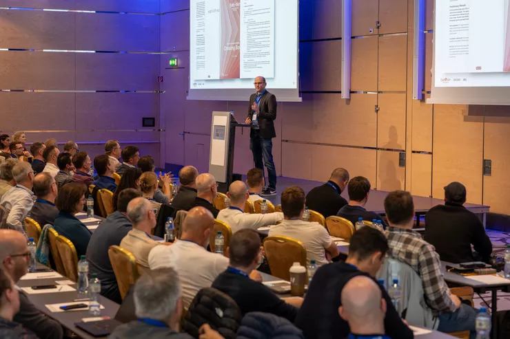 Stephan Gundel pr&auml;sentiert an der 4. Fachtagung Veranstaltungssicherheit in Z&uuml;rich Einblicke in Sicherheitskonzepte f&uuml;r Grossveranstaltungen.