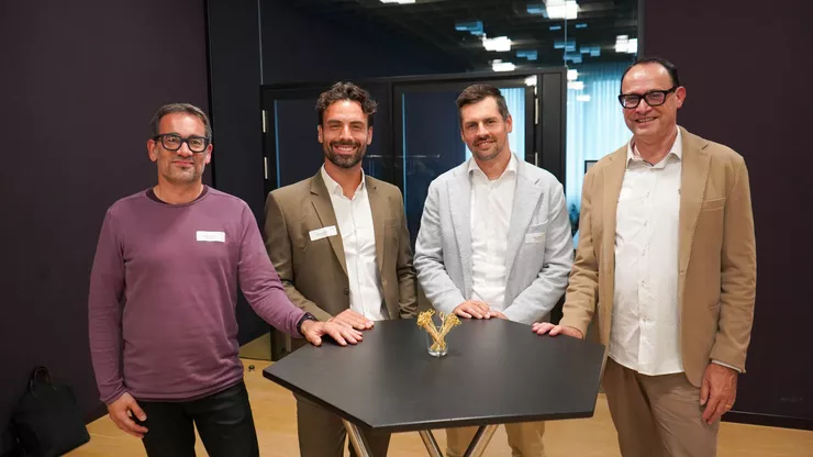 Die Podiumsg&auml;ste Ivan Beterra (Gossweiler), Sebastian El Khouli (BGP Architekten), Stefan Gabriel (Fortimo AG) sowie Moderator und Gastgeber Bojan Stefanic (Gruner) nach der Veranstaltung in Z&uuml;rich.