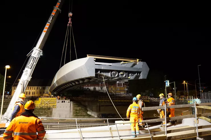 News Brückeneinbau für Limmattalbahn