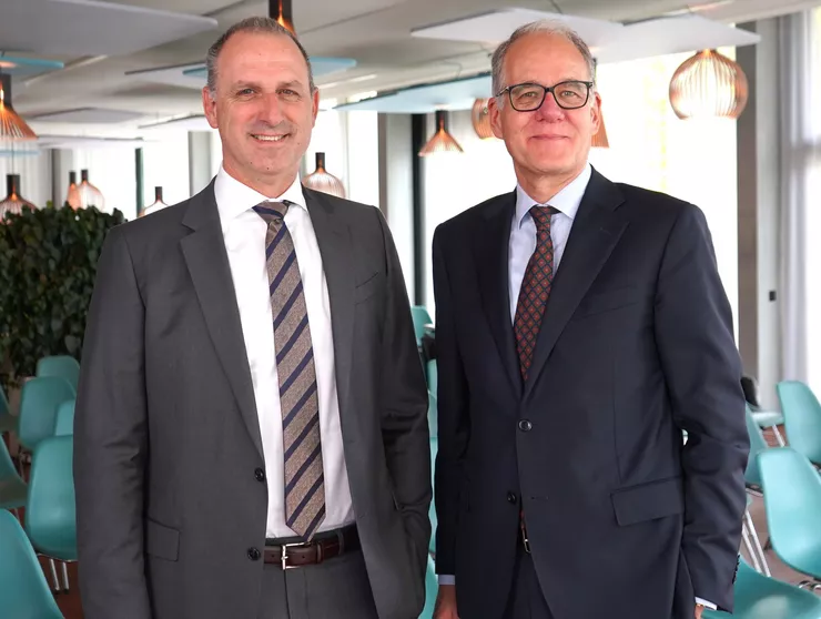 Thomas Ernst, Chairman of the Board of Directors of Gruner (right), with Olivier Aebi, CEO of Gruner (left)