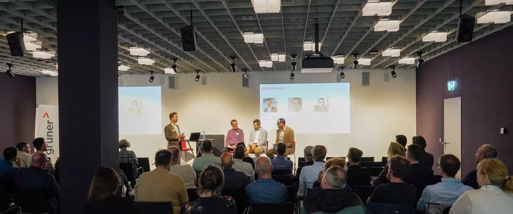 Im Rahmen der Podiumsdiskussion diskutierten Bojan Stefanic, Stefan Gabriel, Sebastian El Khouli und Ivan Beterra &uuml;ber die Auswirkungen der neuen Brandschutzvorschriften auf Planung, Bewilligung und Umsetzung von Bauprojekten.