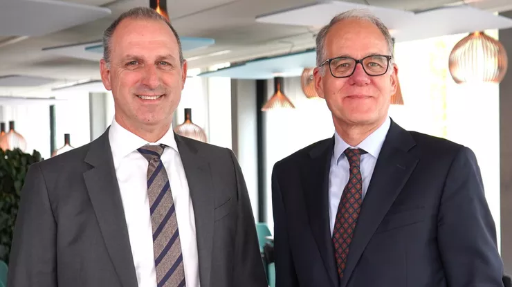 Thomas Ernst, presidente del Consiglio di amministrazione di Gruner (a destra), insieme a Olivier Aebi, CEO di Gruner (a sinistra)